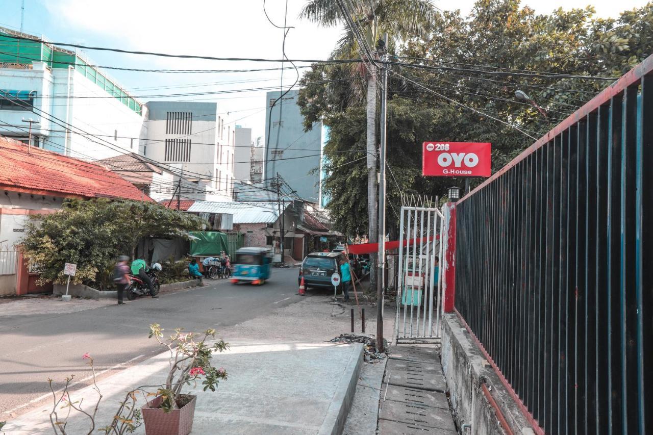 Oyo 208 G House Hotel Jakarta Exterior photo