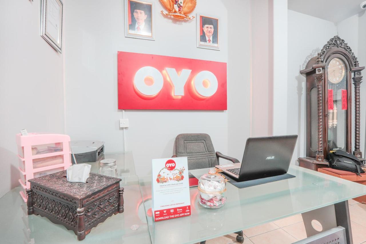 Oyo 208 G House Hotel Jakarta Exterior photo