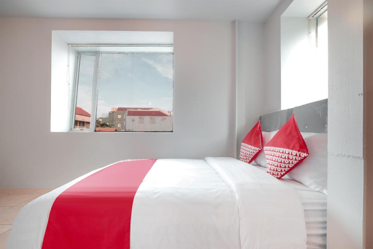 Oyo 208 G House Hotel Jakarta Exterior photo